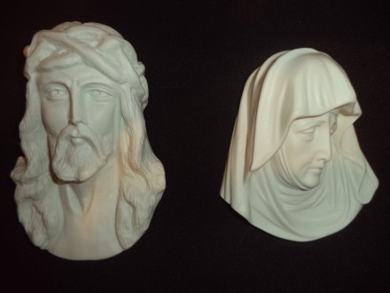 Художественная керамика из белого матового фарфора образ Иисуса и матери Господа. . фото 8