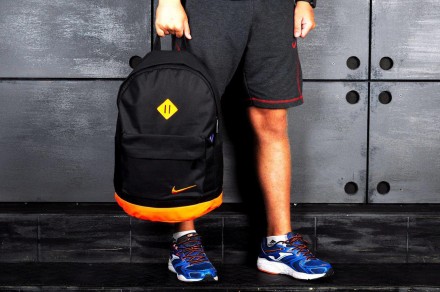 
Очень стильная модель рюкзака. Черный со вставками ярко-оранжевого. С таким рюк. . фото 4