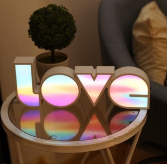 Светодиодный светильник выполнен в форме букв LOVE. Это может быть подарок на Де. . фото 4
