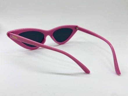 Женские очки солнцезащитные в розовой пластиковой оправе с треугольными линзами . . фото 3