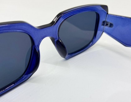 Очки солнцезащитные в пластиковой оправе
Очки солнцезащитные 
Защита UV400 
Линз. . фото 6