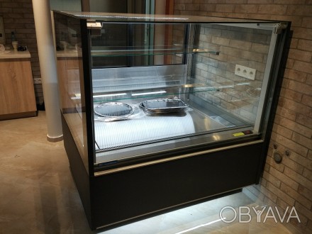 холодильная кондитерская витрина UBC. кубический дизайн. 
размеры:
- длина 131. . фото 1