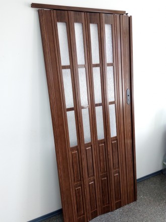 Дверь гармошка полуостеклённая метровая, межкомнатная дверь пластиковая
Полуосте. . фото 3