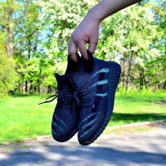 Кроссовки мужские черные Adidas Yeezy Boost 350 V3
По-настоящему красивая черная. . фото 2