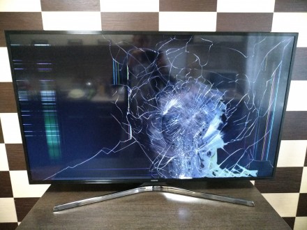 Шлейфы сняты с телевизора Samsung UE49MU6100U с механическим повреждением матриц. . фото 7