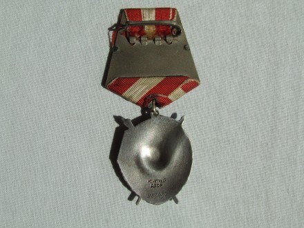 Тип металла: Серебро

Орден Боевого Красного Знамени БКЗ № 403 437 в отличном . . фото 11