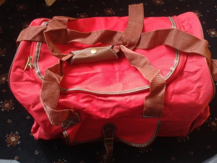 Дорожня сумка червона (Нова). Середнього розміру.
+ дивіться інші мої оголошенн. . фото 5