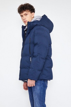 Короткая куртка мужская зимняя Finn Flare прямого кроя из плотного синтетическог. . фото 3