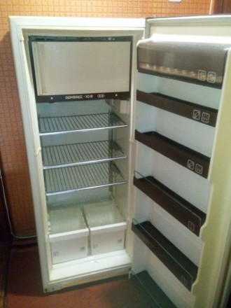 Продам уплотнитель резиновый эластичный новый для холодильника Донбасс 10, 10 Е
. . фото 3