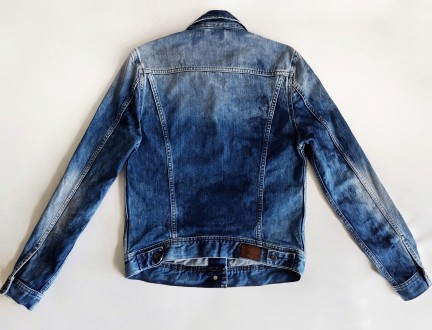 Актуальная джинсовая куртка от известного бренда Pepe Jeans. Классическая модель. . фото 7