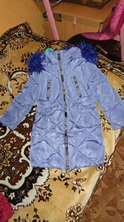 Модна зимова довга курточка на дівчинку Польща 6 років

Верх - плащівка, підкл. . фото 2