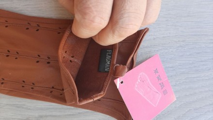 Женские кожаные перчатки (разного цвета, без подкладки)

При покупке перчаток,. . фото 7