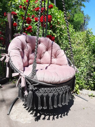 Шикарное удобное подвесное кресло, с богатыми, мягкими, похожими на облака подуш. . фото 3