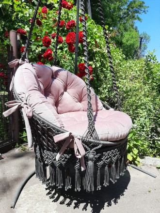 Шикарное удобное подвесное кресло, с богатыми, мягкими, похожими на облака подуш. . фото 6