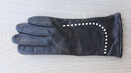 Женские черные демисезонные кожаные перчатки Romania_(4)

При покупке перчаток. . фото 2