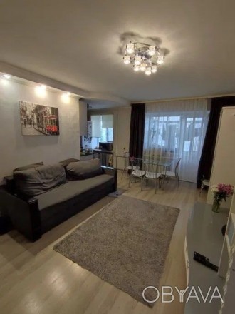 3-х к. квартира вул. Петропавлівська (кухня- студія 27м² + 2 кімнати)