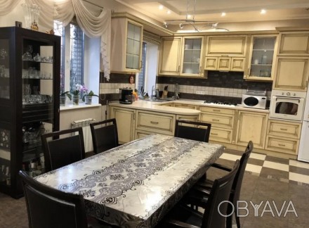 Продам. Дом 550 м.кв. 18 соток. Клочко-6. ул.Иркутская. два этажа с цоколем и ма. Клочко. фото 1