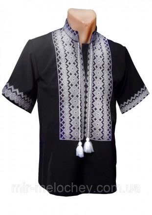 Мужская вышиванка с коротким рукавом
Эта инновационная модель черной рубашки при. . фото 5