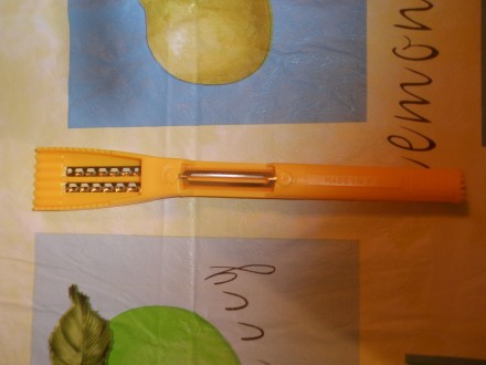 Продам новый,кухонный нож с нержавеющей стали,для чистки овощей и фруктов 5 в 1:. . фото 4