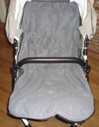 Детская коляска в хорошем рабочем и косметическом состоянии. Колёса подкачены, д. . фото 12