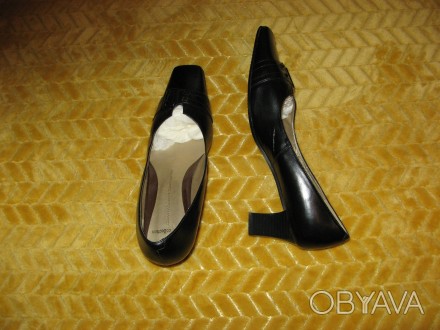 Продам женские туфли LM collection.
Новые, размер 41.
Цена 500 грн.
Самовывоз. . фото 1