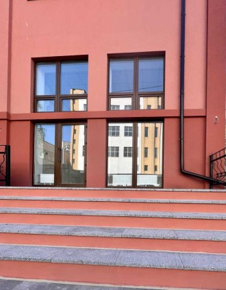 Торговые помещения, 100.90 кв.м. Киев. фото 1 Торговые помещения, 100.90 кв.м. Киев. фото 1