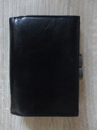 Кожаный женский кошелек EnzoRossi (оригинал)

Отличное качество
Размер 11 Х 9. . фото 10