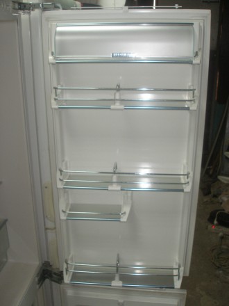 Холодильник встраиваемый, в прекрасном состоянии, сборка - Германия, морозилка N. . фото 6