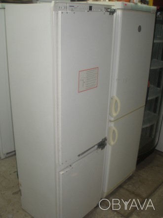 Холодильник встраиваемый, в прекрасном состоянии, сборка - Германия, морозилка N. . фото 1