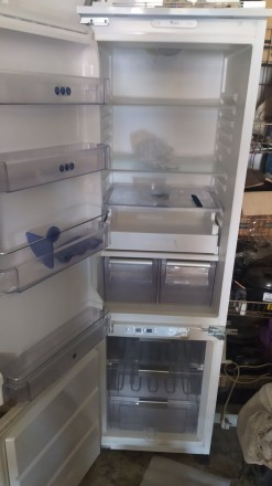 Холодильник в отличном состоянии, сборка - Италия, электронное управление, полны. . фото 3