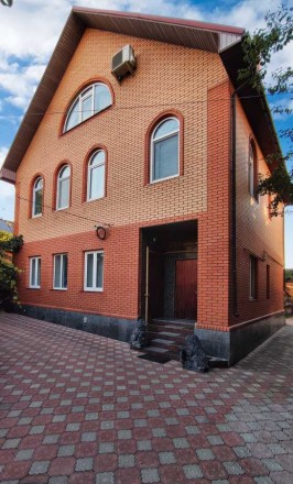 Сдам долгосрочно дом в Шевченковском районе Киева, рядом с метро Дорогожичи.

. . фото 2