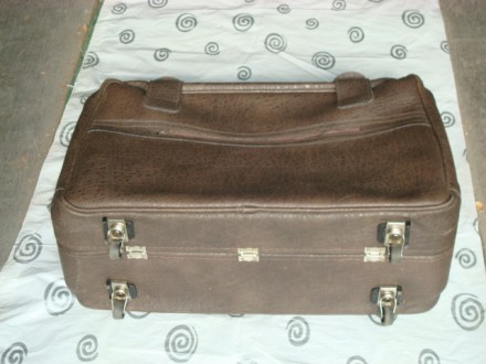 Продается чемодан производства Чехословакии (времен СССР) в хорошем состоянии. 
. . фото 7