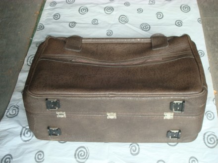 Продается чемодан производства Чехословакии (времен СССР) в хорошем состоянии. 
. . фото 6