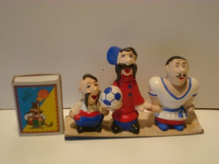 Продаются сувенирные фигурки персонажей мультфильмов про Козаков.
Имена персона. . фото 4