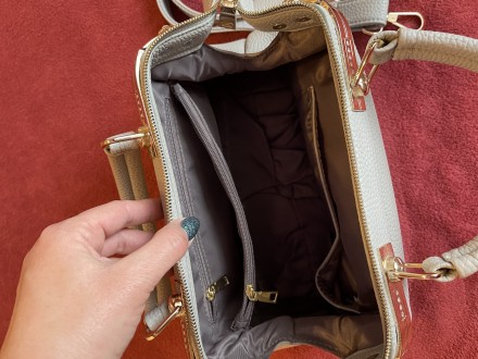 Сумка-чемоданчик из искусственной кожи с камнями, в комплекте длинная ручка. Раз. . фото 5