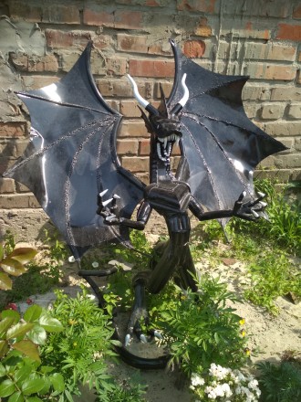 Зварний дракон зі сталі зроблений власними руками. Висота, ширина близько 1м. По. . фото 2