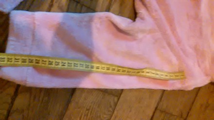 Халат махровый розовый, 3-4 года (104 см). Состояние хорошее. Мягенький.       В. . фото 6
