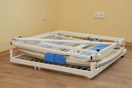 Кровать медицинская функциональная АТОН КФ-2-МП с пластиковыми перилами и колеса. . фото 11