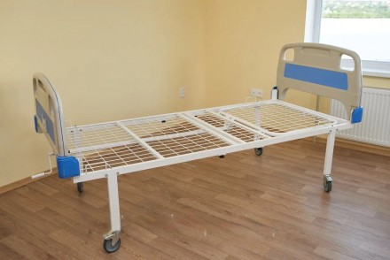 Кровать медицинская функциональная АТОН КФ-2-МП с пластиковыми перилами и колеса. . фото 5