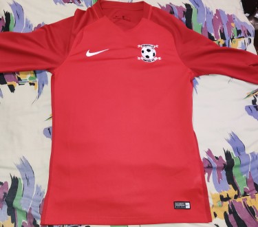 Футболка Nike FC Bournvile United, длинный рукав, размер-S, длина-68см, под мышк. . фото 2