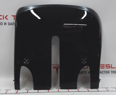 Накладка декоративная сиденья 2-го ряда нижняя левая глянцевая Tesla model X 106. . фото 2