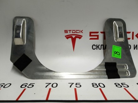 Кронштейн крепления накладки декоративной под руль Tesla model X 1054654-00-C
Д. . фото 3