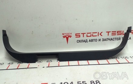 Накладка дверного проёма заднего левого нижняя пластик Tesla model X 1105138-00-. . фото 1