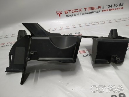 Накладка пластиковая под рулевой колонкой (с повреждениями) Tesla model X 103557. . фото 1