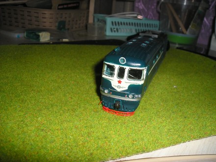 Модель поезда Тэп 60 ранних выпусков покраска,, сделаны в ручную стекла кабин ма. . фото 2