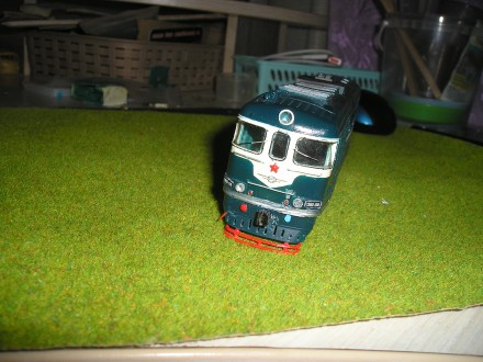 Модель поезда Тэп 60 ранних выпусков покраска,, сделаны в ручную стекла кабин ма. . фото 5