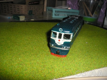 Модель поезда Тэп 60 ранних выпусков покраска,, сделаны в ручную стекла кабин ма. . фото 1