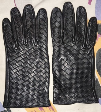 Демисезонные, кожаные перчатки Isotoner, размер-6.5, ширина-8см, средний палец-8. . фото 2