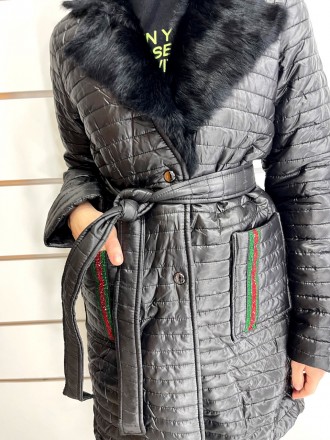 Молодежное женское пальто c натуральным мехом / куртка под известный бренд 44/46. . фото 7