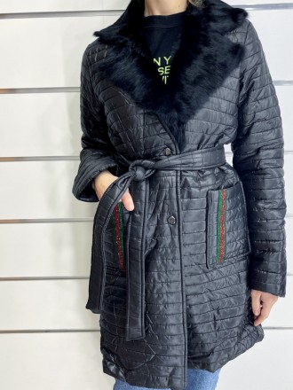 Молодежное женское пальто c натуральным мехом / куртка под известный бренд 44/46. . фото 3